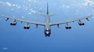 核搭載可能B-52H爆撃機の東シナ海飛行と英海軍強襲揚陸艦「アルビオン」が東京港入港