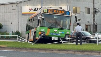 【速報】都営バスとトラックの事故　7人けがか程度不明　JR新木場駅や東京ヘリポート近く　東京・江東区