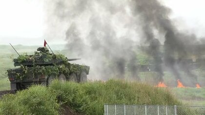 富士総合火力演習　「25式高速滑空弾」の発射機を初公開　砲弾の破裂事故があった「10式戦車」は射撃見送り