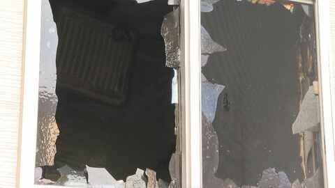 「逃げ遅れた人がいる」　未明に住宅を全焼　消防が高齢女性を救出も病院で死亡確認　身元の確認進める　