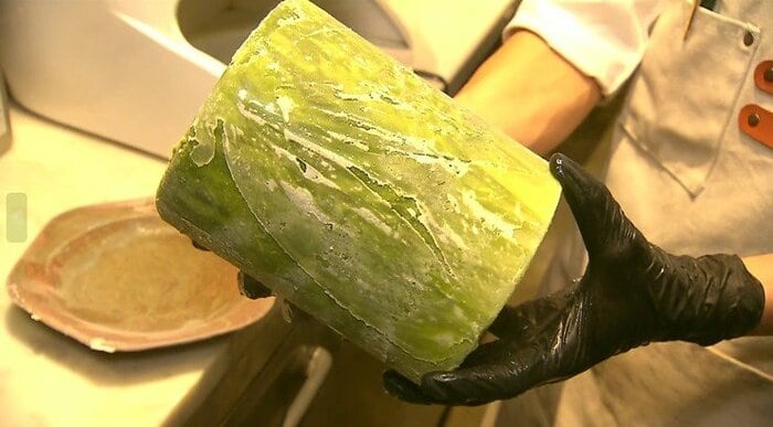 「氷や祐」で使用する氷は、氷自体に味が溶け込んでいる