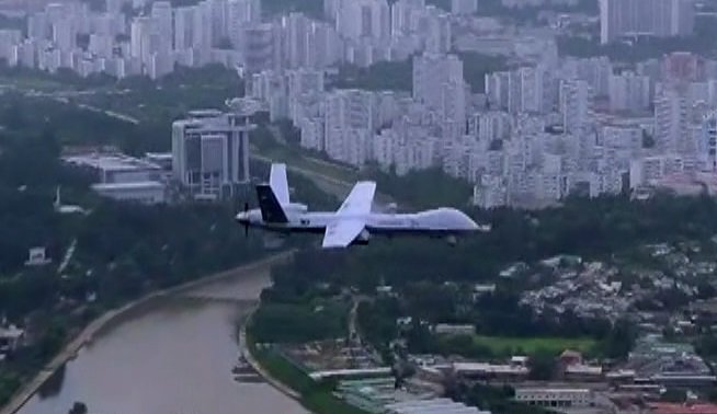 飛行中の「セッビョル-9型多目的攻撃無人機」(朝鮮中央テレビ・7月18日)