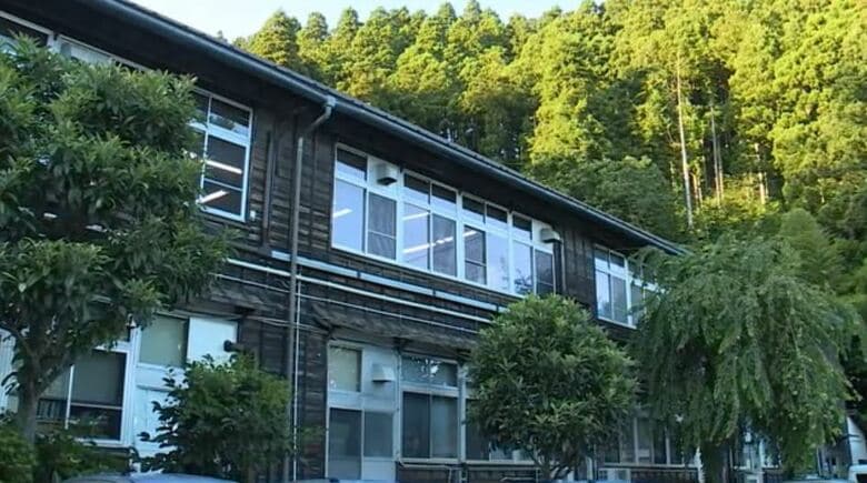 「味があるとかのレベルじゃない」まるでタイムスリップ !? SNSで話題　築100年超の木造市役所【宮城発】｜FNNプライムオンライン