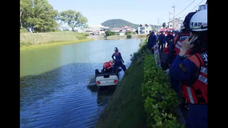 【速報】現存十二天守の１つ　丸亀市の「丸亀城」の内堀に７３歳女性運転の車転落　ケガなし【香川】｜FNNプライムオンライン