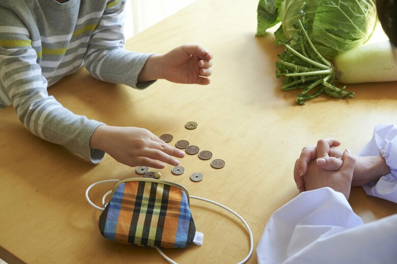 お金の使い方は家族でしっかり話し合おう(画像:イメージ)