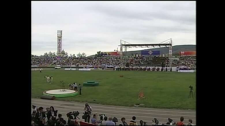 スポーツの祭典「ナーダム」開会式（中央スタジアム）