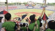 事件・事故で家族亡くした遺族らがプロ野球を観戦　グラウンドで記念撮影も　警視庁