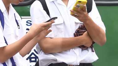 安否確認?学力低下?…“子どもスマホ不要論”に大きな変化