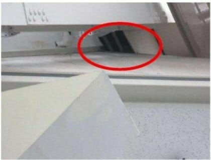 北九州メッセで石こうボードが落下　高さ7.5メートルの天井から　熊本地震後の目視点検では異常なし　原因を調査　福岡