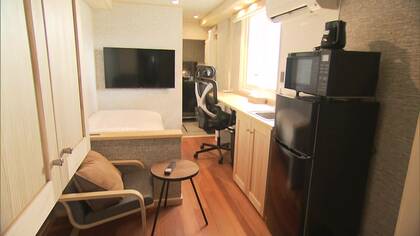 フロント“無人”の宿泊施設オープン 受付でタブレット端末操作し遠隔でオペレーター対応 狙いは『ラピダス工場建設』で宿泊需要見込み今後100室達成へ 北海道千歳市