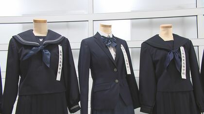 高校制服売り場にぎわう　合格発表から一夜　岩手県盛岡市