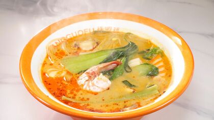 韓国でヒットし日本でも…好きな食材や麺を選んで作る『マーラータン』女性中心に人気の楊国福(ヤングオフー)