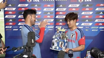 サッカー日本代表に吉田麻也選手が再合流へ　「サポートプレイヤー」として　メキシコ2日目練習では誕生日の久保選手にケーキ