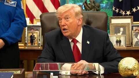 トランプ氏「イラン降参するしかない」　モジタバ師「海峡の悪用根絶」