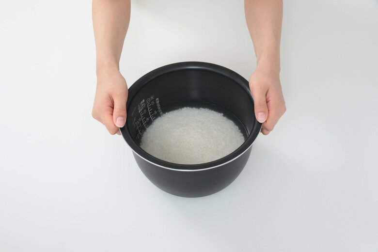 暑い日でも米を水に長時間浸けたまま！？夏場の予約炊飯は“8時間後まで”が目安…象印に正しいご飯の炊き方を聞いた｜FNNプライムオンライン