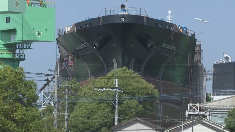 “住宅街に迫る”巨大タンカー SNSで話題の“街中の造船所”「進水式」 迫力満点の“30秒”に密着【福岡発】｜FNNプライムオンライン