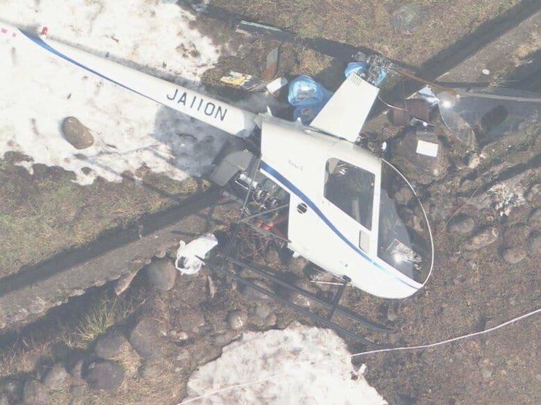 場外離着陸場に向かう途中に…小型ヘリが田んぼに墜落 操縦していた77歳男性と83歳男性が軽傷 何らかのトラブルか｜FNNプライムオンライン