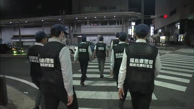 駅前の繁華街に約200人の警察官