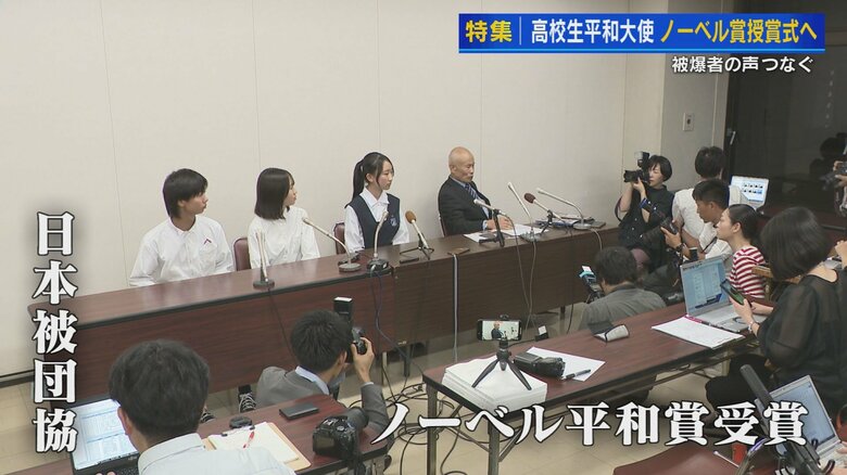 左から二人目が甲斐さん