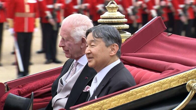 6月25日、馬車でロンドン市内をパレード