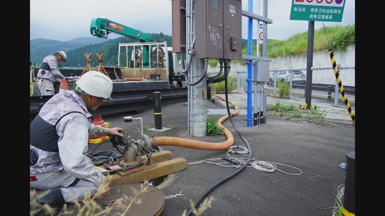 消雪パイプ用の井戸から水を供給（提供：南魚沼市）