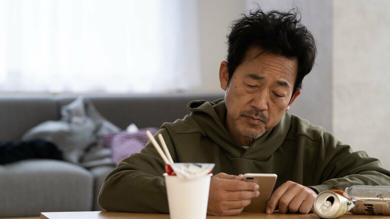 異性に関心がない中高年男性には共通点も（画像はイメージ）