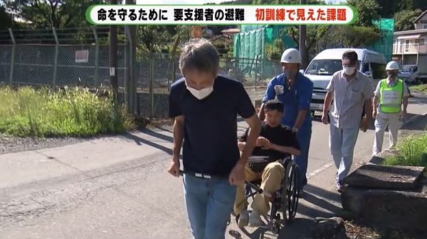 車いすでの避難訓練