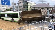「ブレーキがきかなくなった」“満員バス”にトラック突っ込む　乗客10人けが、トラック運転手は重傷　神戸市