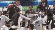「うれしいけど冷たい」ロッテ荻野貴司が執念のサヨナラ打でM4!佐々木朗希11奪三振の好投に奮起