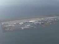 JAL・ANAともに新型コロナ感染拡大前の“半分以下”…8/6-15 中部空港発着の国内線予約状況