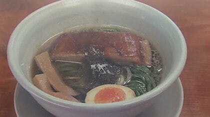 「すっきりと食べやすい」“宇宙ラーメン”を女性記者が試食　麺は緑色…栄養素が高い3種類の“藻類”使用