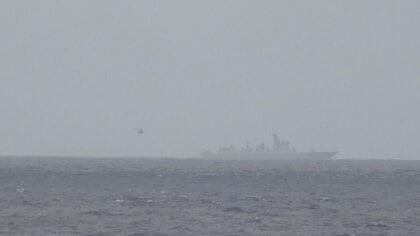 フィリピン軍艦船に同乗取材　南シナ海の台湾近海で日本・アメリカと初の合同演習　中国船による追跡確認で緊迫