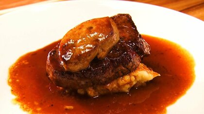 お皿の片付けも自分で…｢完全セルフサービスのレストラン｣　コスト削減で高級メニューがお得に