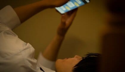 息子が同級生に共有した盗撮画像がネット上にまで…(画像:イメージ)