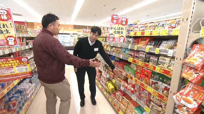 左)にむらあつとリポーター 右)田子重 田尻店・増田雄士店長