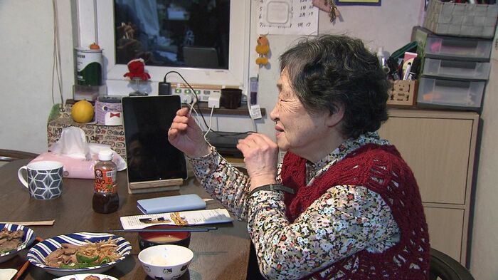 母親の利恵子さんは耳の聞こえないろう者