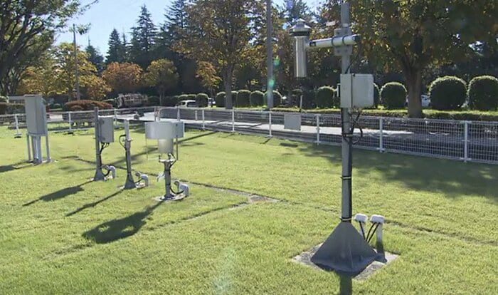 仙台管区気象台に設置された様々な観測機器