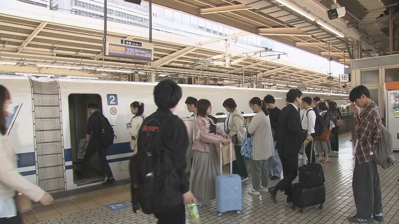東名・豊田JCT付近で約15kmの渋滞など予想…GW2日目 JR名古屋駅は行楽地等へ向かう家族連れらの姿多く｜FNNプライムオンライン