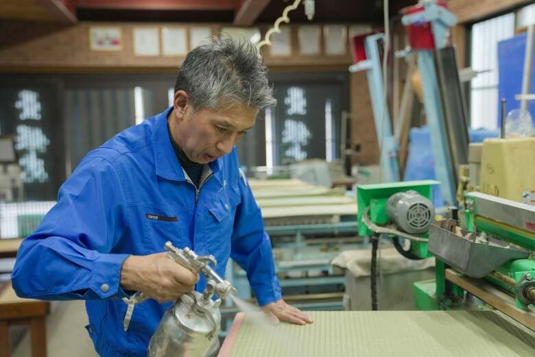 品質の良い国産の畳は、時間とともに美しく風合いを増し、人にも環境にもやさしい自然の効能を持ちます。熊本八代の産地と連携して畳の新しい価値を提案する畳店、株式会社銀虎の挑戦！