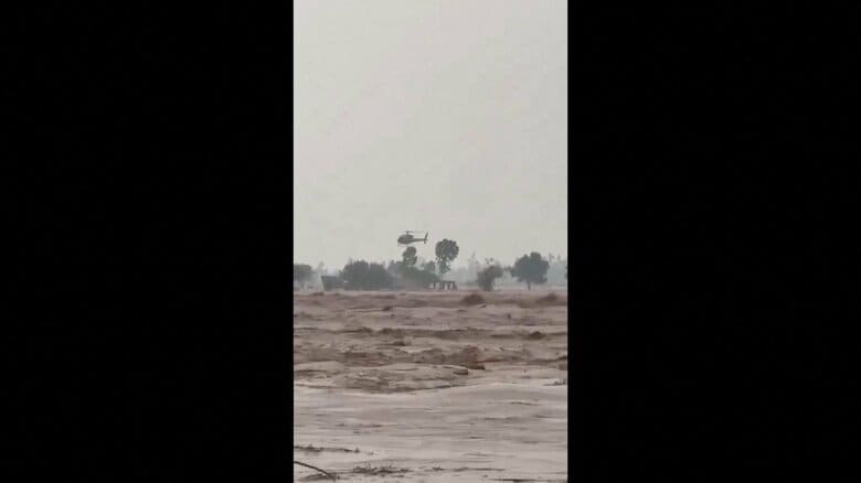モンスーン期の大雨で少なくとも54人死亡　パキスタン東部で多くは家屋の倒壊に巻き込まれる　首都イスラマバードなど都市部でも洪水被害｜FNNプライムオンライン