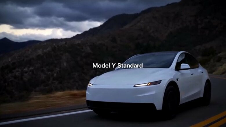 テスラ「モデル3」「モデルY」の低価格版を発表　走行可能距離短く、一部装備を簡素に　期待外れ？株価は4%下落｜FNNプライムオンライン