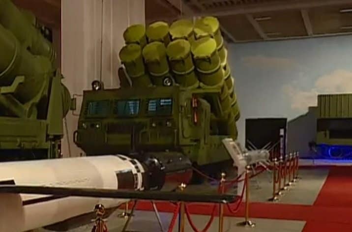 地対艦巡航ミサイル「金星3型」の八連装自走発射機（朝鮮中央テレビ）
