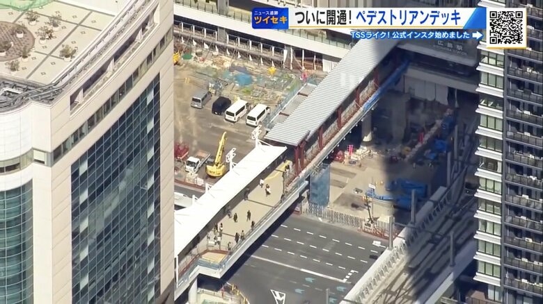 JRの駅ビルとエールエールHIROSHIMAをつなぐデッキ