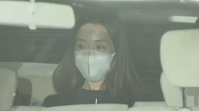 原宿署へ移送される宝島真奈美容疑者（31）