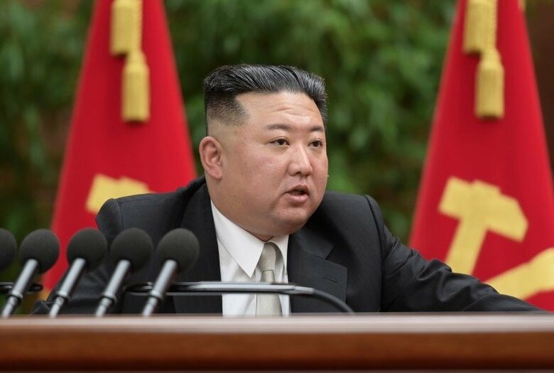 党の全員会議（2022年12月26～31日）で報告する金正恩総書記