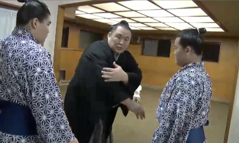 脇に注意して次の相手に