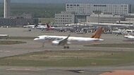 【新千歳空港が一時緊迫】「コックピットで煙が発生した」パイロットから管制塔へ連絡＿台北発のタイガーエア台湾機が“緊急着陸”…滑走路付近に停止し約1時間閉鎖『乗客乗員179人』にケガなし〈北海道千歳市〉