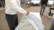 男性の家事参加を プロにアイロンがけの方法を学ぶ 秋田