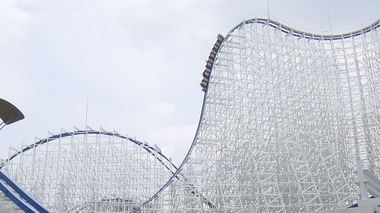 ほぼ真下に落ちる“白鯨”の感覚を自宅でも…自宅で楽しむ“リアル感満載“動画 知られざる動物の生態も