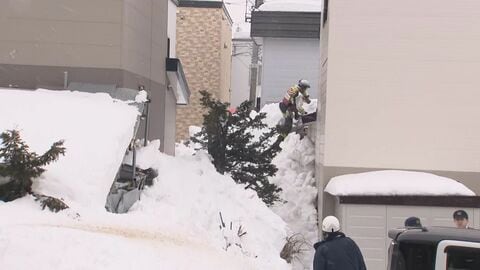 【速報】「会社の屋根の雪が落ちて3人生き埋めになっている」60代男性が意識不明の重体…16日には20センチの大雪に…日中の気温が3℃前後まで上がることから落雪事故などに注意が必要〈札幌市白石区〉